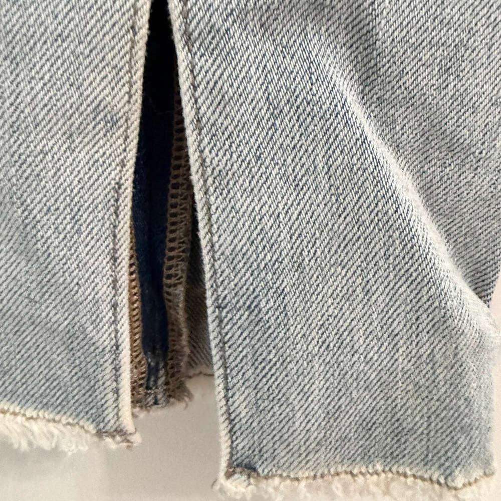 WHBM High-Rise Straight Jeans Size 00 Light Wash Raw Slit Hem Pintuck - Picture 4 of 14